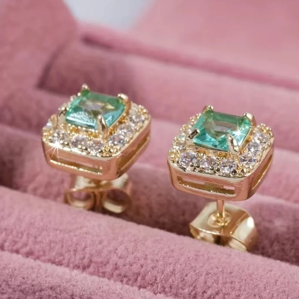 Vintage Emerald Cubic Zirconia Earrings - Picture 3 of 7
